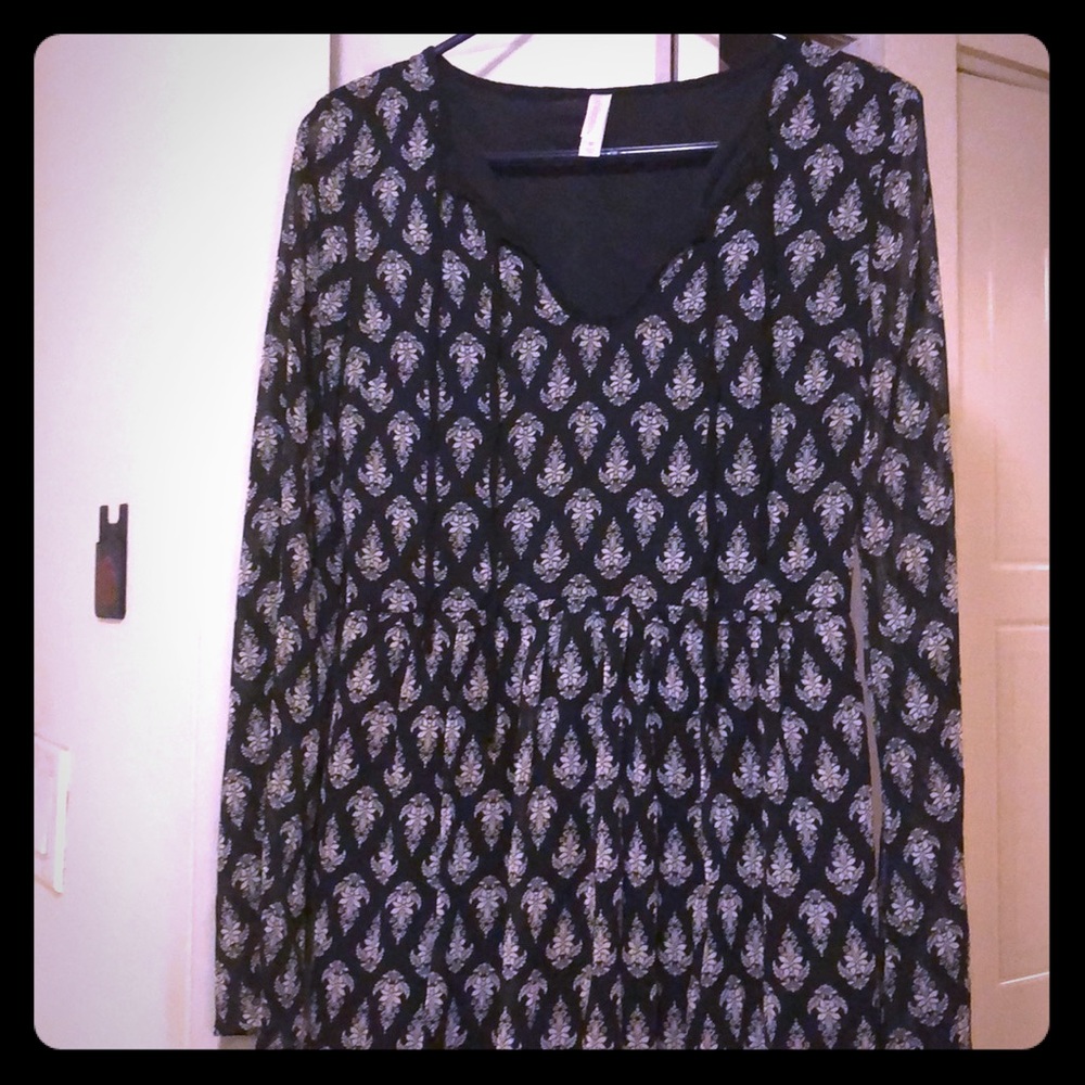 Cute Flowy Long Sleeve Dress